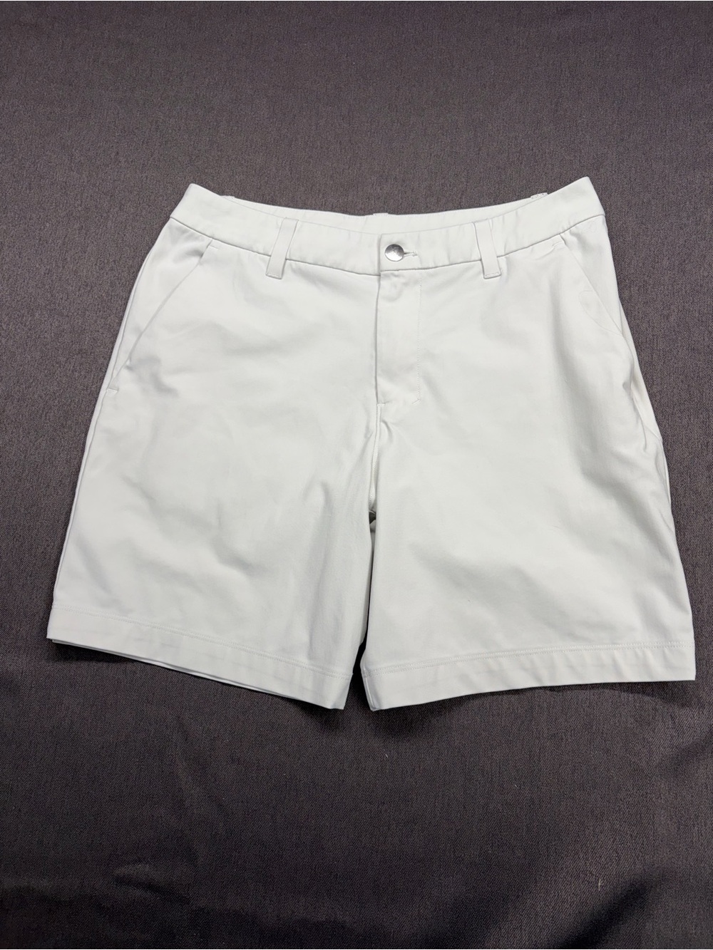 lululemon athletica Men's White Flat-Front Shorts sz30